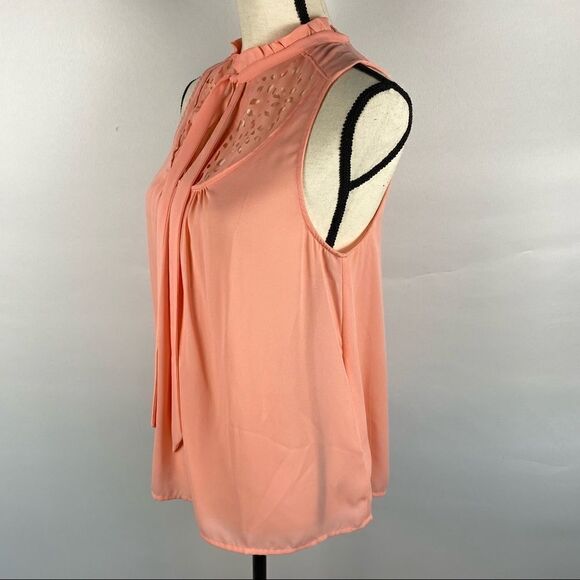 Maeve Anthropologie Laser Cut Flower Blouse Size Medium - Picture 2 of 4